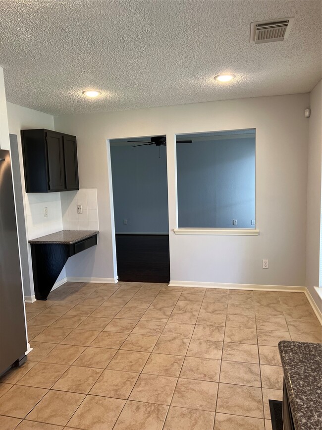 Building Photo - 10018 Storm Meadow Dr