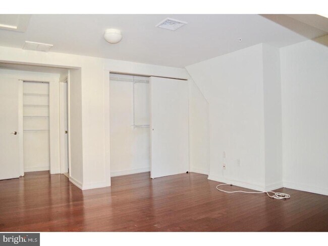 Building Photo - 1300 Spruce St