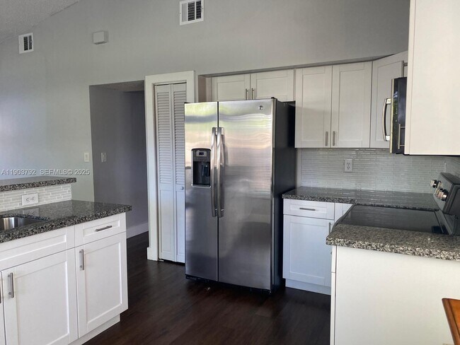 Building Photo - 7830 SW 161st Pl