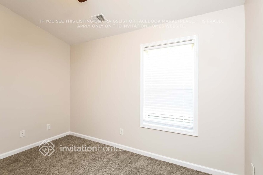 Building Photo - 195 Green Bridge Ct SE