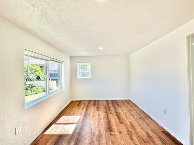 Building Photo - Lovely, Newly Renovated, & Fully-Detached Guest Home Unit on Gated and Private Country Property o...