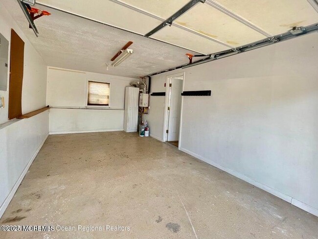 Building Photo - 14 Cayman Ave