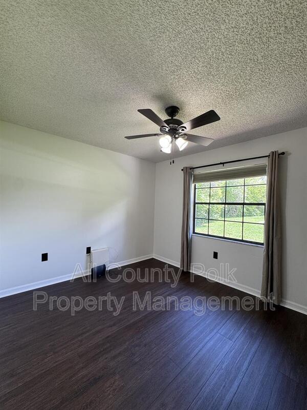Building Photo - 8601 Sunnydale Ln