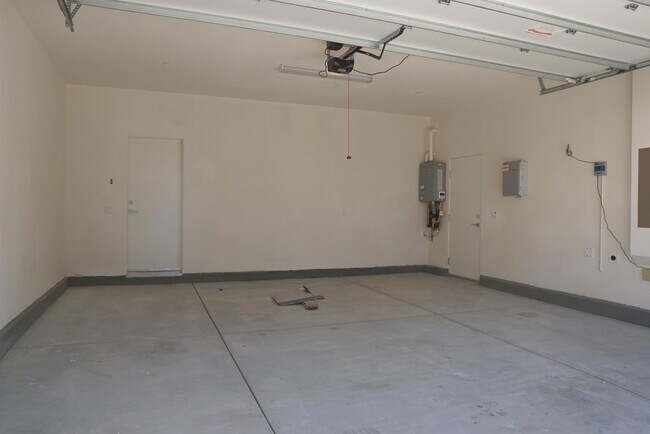 Building Photo - 36016 Franklin Dr