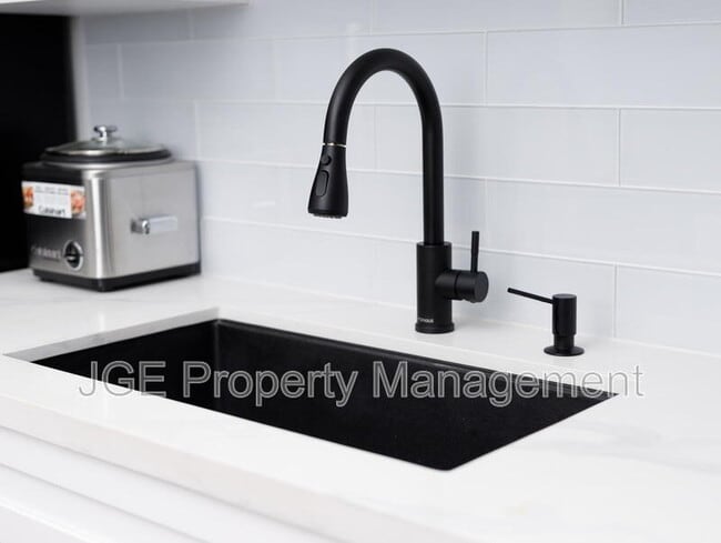 Building Photo - 270 NE 191st St