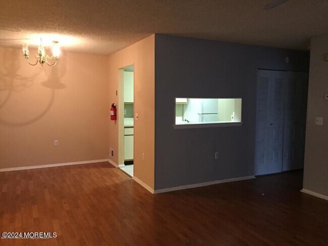 Building Photo - 106 Daffodil Dr