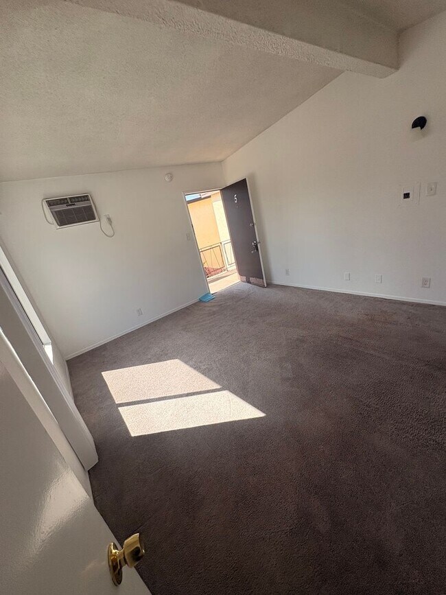 Building Photo - 12479 Culver Blvd