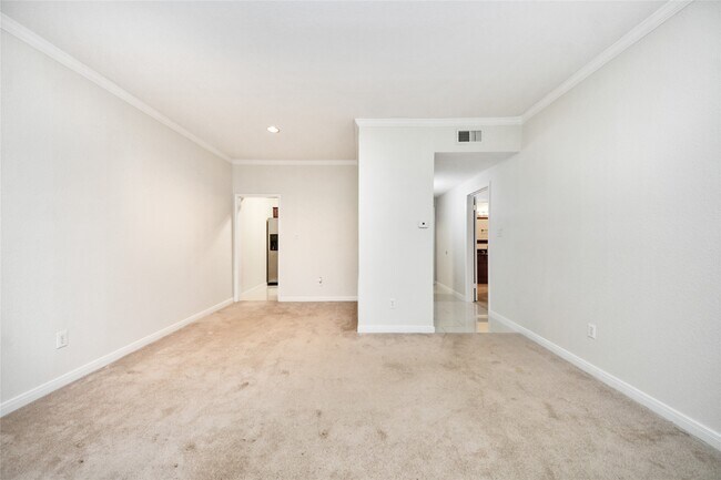 Building Photo - 2400 N Braeswood Blvd