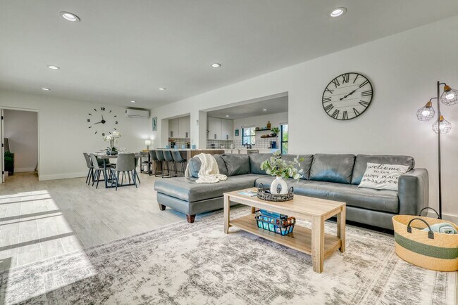 Primary Photo - 106 Playmore Dr