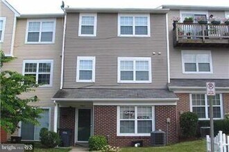 Building Photo - 7903 Apache Ridge Ct