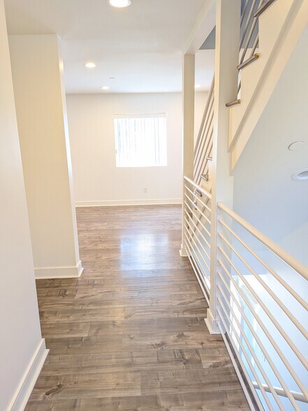 Building Photo - 2614 Chariton St