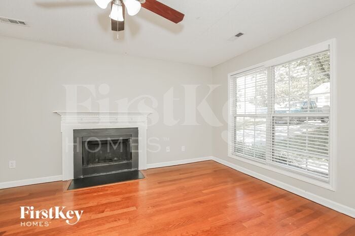 Building Photo - 6877 Ironwood Cir