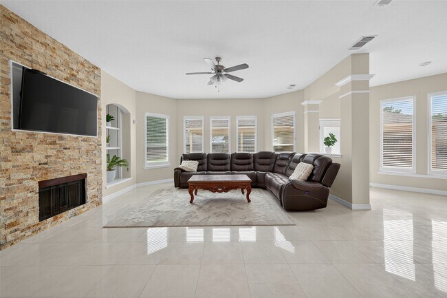 Building Photo - 7203 Thornmeadow Ln