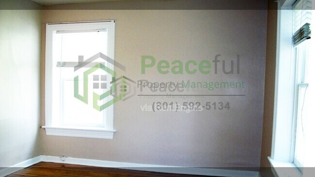 Building Photo - 215 D St E