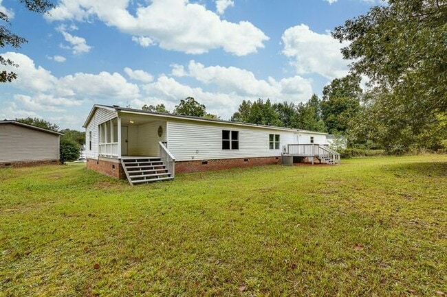 Building Photo - Fully Remodeled 4 Bedroom 2 Bath Home