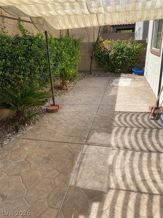 Building Photo - 171 Desert Pond Ave