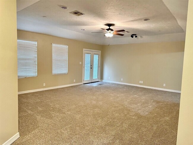 Building Photo - 239 Ridgewood Dr