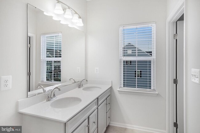 Building Photo - 9346 Tanfield Dr