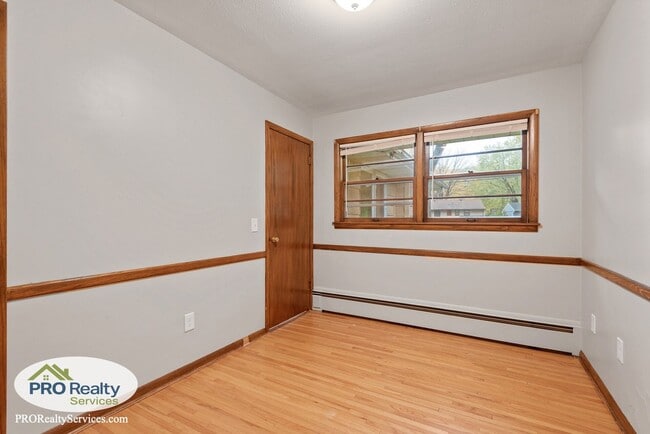 Building Photo - 3 Bedroom Home in Crystal