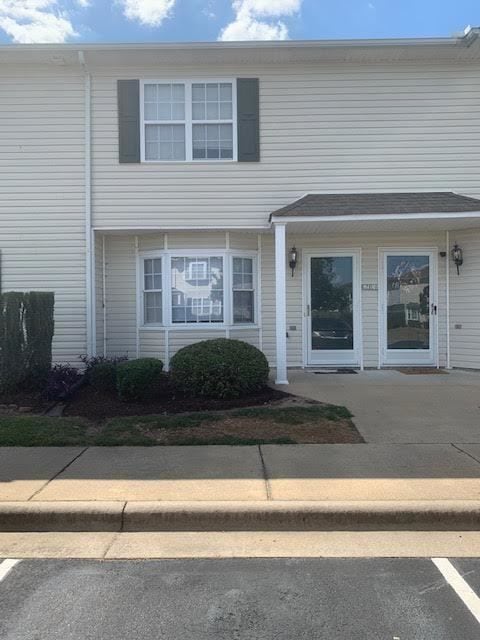 Building Photo - 2345 Vineyard Dr