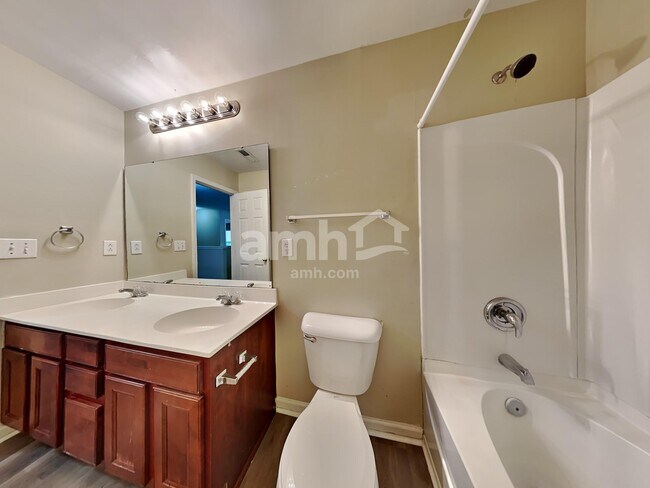 Building Photo - 5034 Ballantine Dr