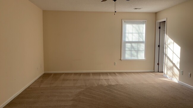 Building Photo - Home Available in Chartwell Estates
