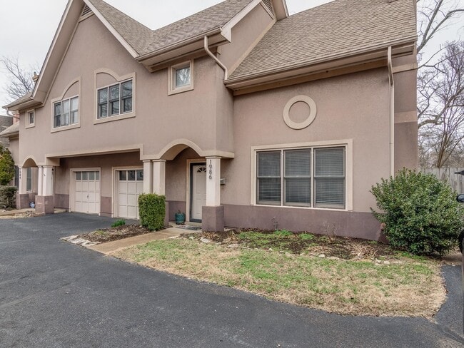 Building Photo - 1986 Eastend Dr