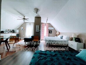 Building Photo - 10 Riverdale St