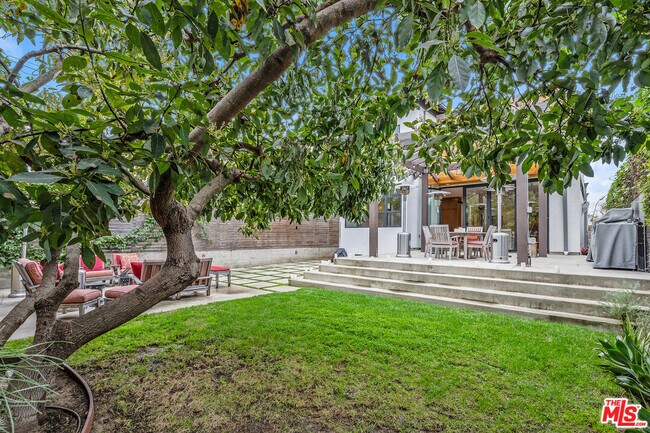 Building Photo - 2230 Malcolm Ave