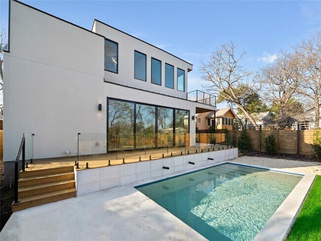 Building Photo - 2107 Brackenridge St
