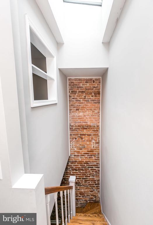 Building Photo - 1315 Webster St