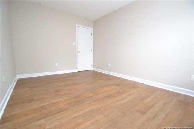 Building Photo - 1512 E Lenoir St