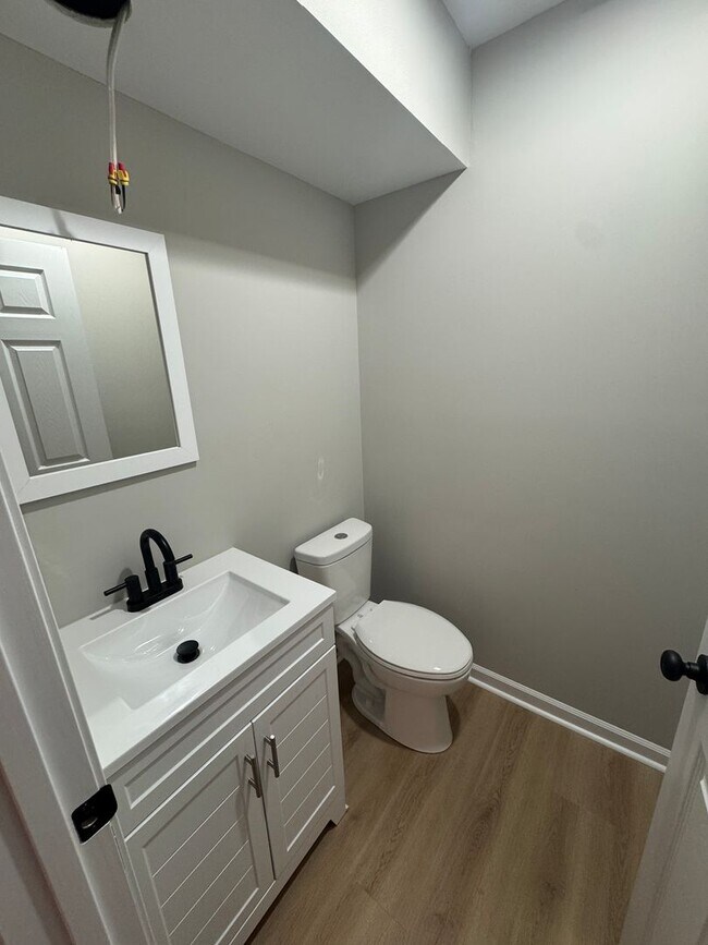 Building Photo - 4 Bed, 2.5 Bath with Park Access in the perfect location in Nicholasville! Stainless Steel Applia...