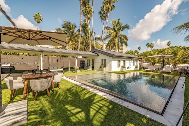 Building Photo - 901 NW 7th Street Rd