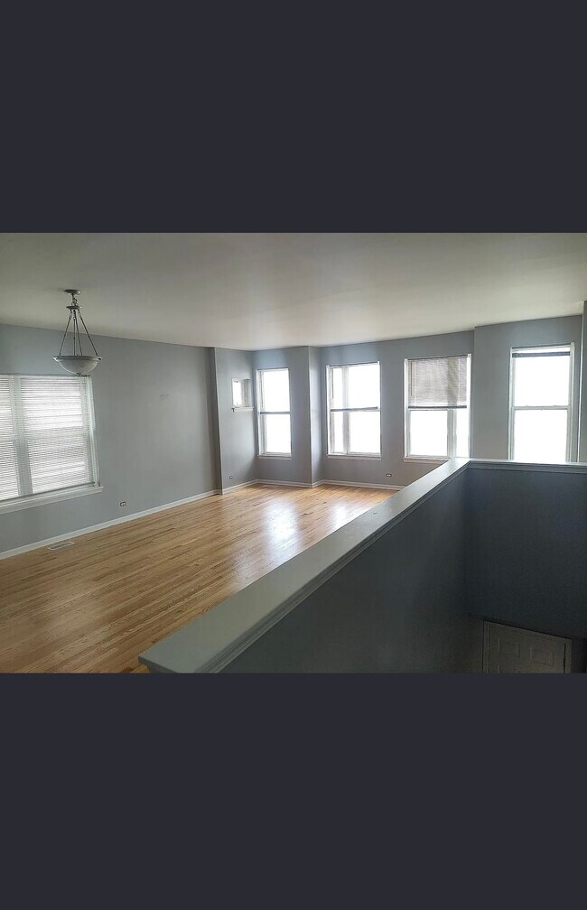 Building Photo - 1900 N Laramie Ave