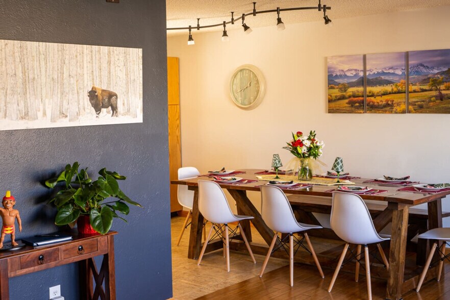 Building Photo - 5720 W 108th Pl