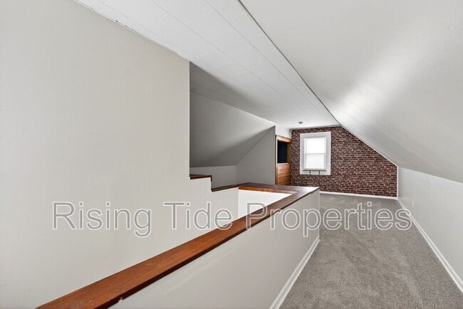 Building Photo - 1512 Emmons Ave