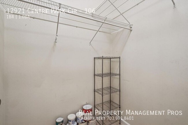 Building Photo - 12921 Centre Park Cir