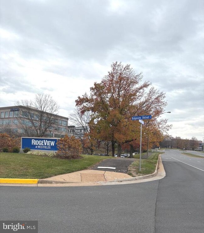 Building Photo - 5266 Ridgeview Retreat Dr