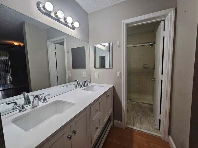 Building Photo - 2738 Carambola Cir S