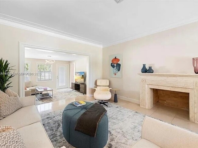 Building Photo - 5371 N Bay Rd