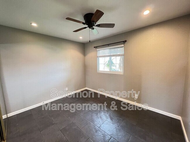 Building Photo - 3931 Genine Dr