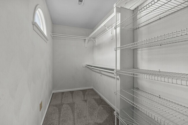 Building Photo - Charming 4-Bedroom Home for Rent in Chesapeake