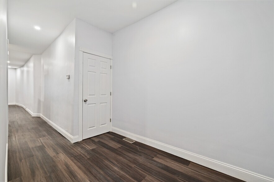 Building Photo - 318 Laurel St