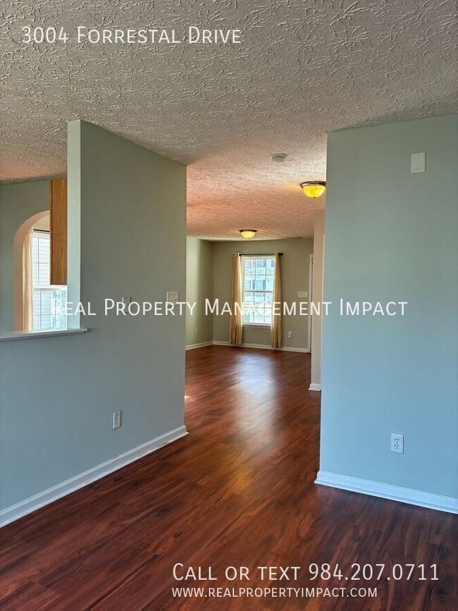 Building Photo - 3004 Forrestal Dr