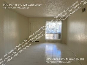 Building Photo - 465 W Ivyglen St