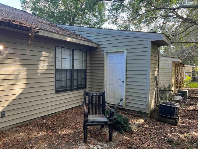 Building Photo - 2424 Talco Hills Dr