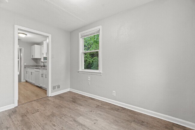 Building Photo - ADORABLE 3 BEDROOM 1 BATH RANCH HOUSE