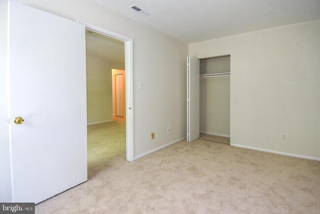 Building Photo - 3302 Woodburn Village Dr