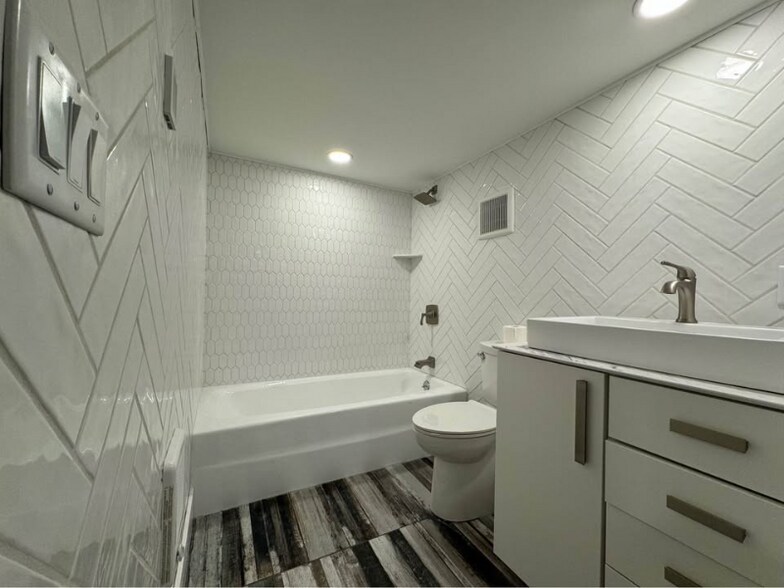 Building Photo - 25 6th St